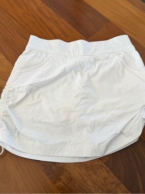 Columbia White Women’s Active Skort with pockets